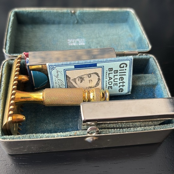 Vintage Gillette travel size Hoffritz N.Y. Germany Shaving set with metal case - Picture 2 of 5